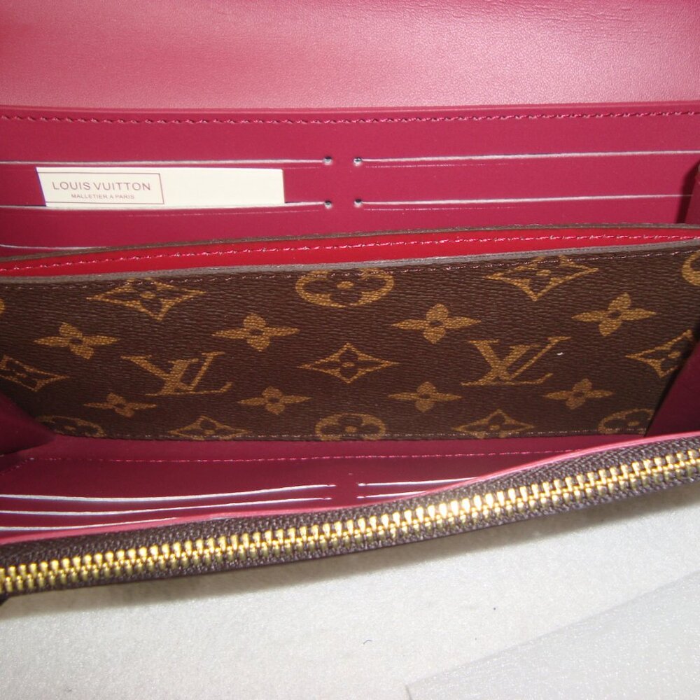 Designer-Look Wallet (Make Offer) - Picture 4 of 12